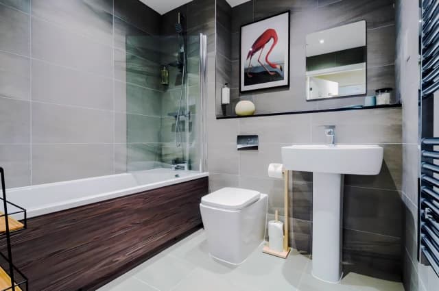 2 Bedroom, 1 Bathroom