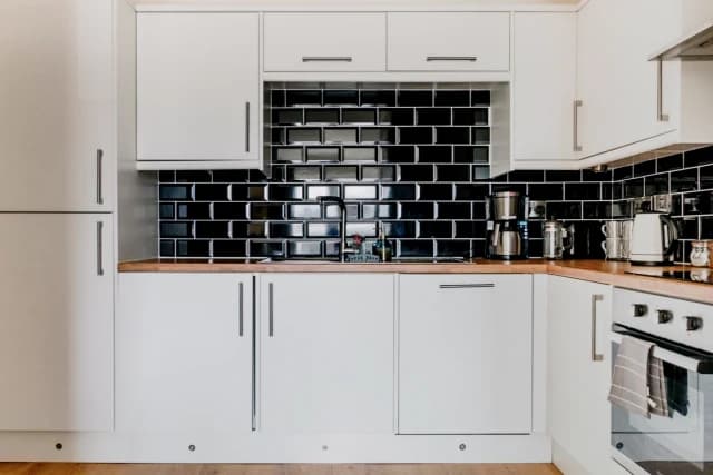 2 Bedroom, 1 Bathroom