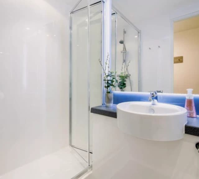 1 Bedroom, 1 Bathroom
