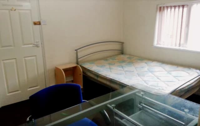 3 Bedroom, 1 Bathroom