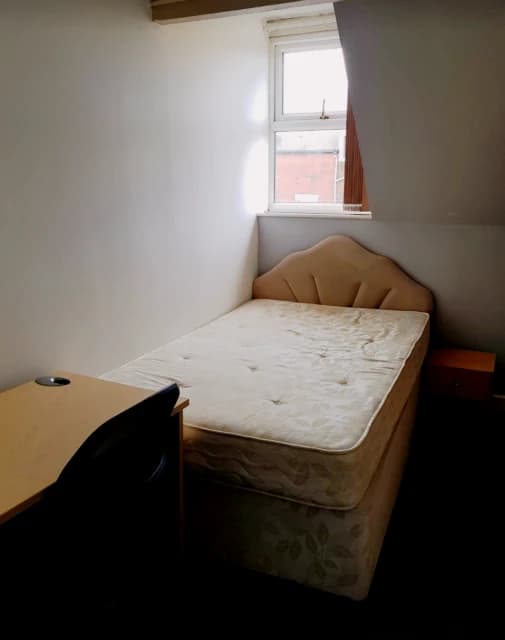 7 Bedroom, 1 Bathroom