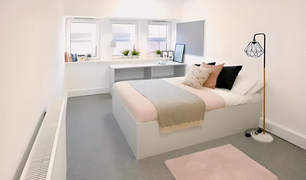 Bronze Ensuite