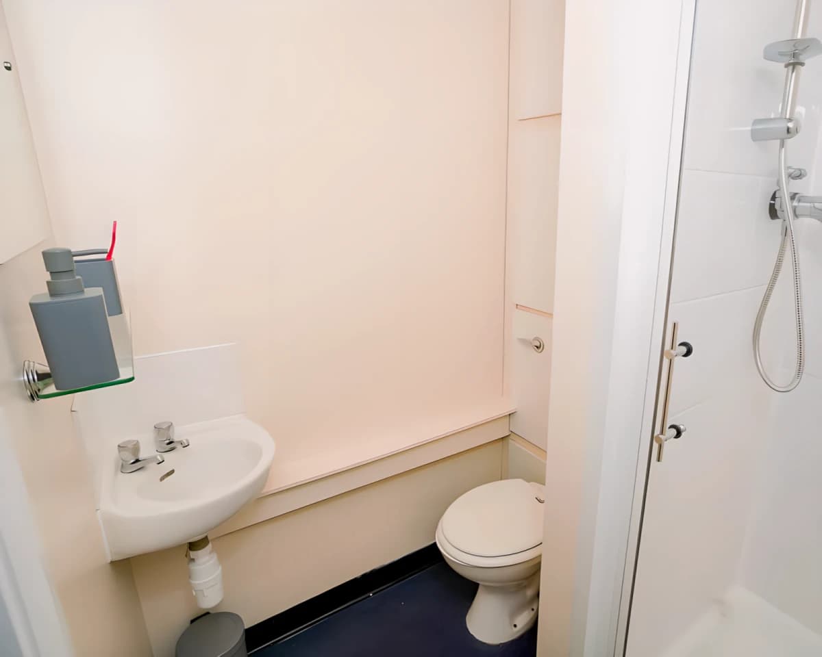 Queen's Hospital Close image