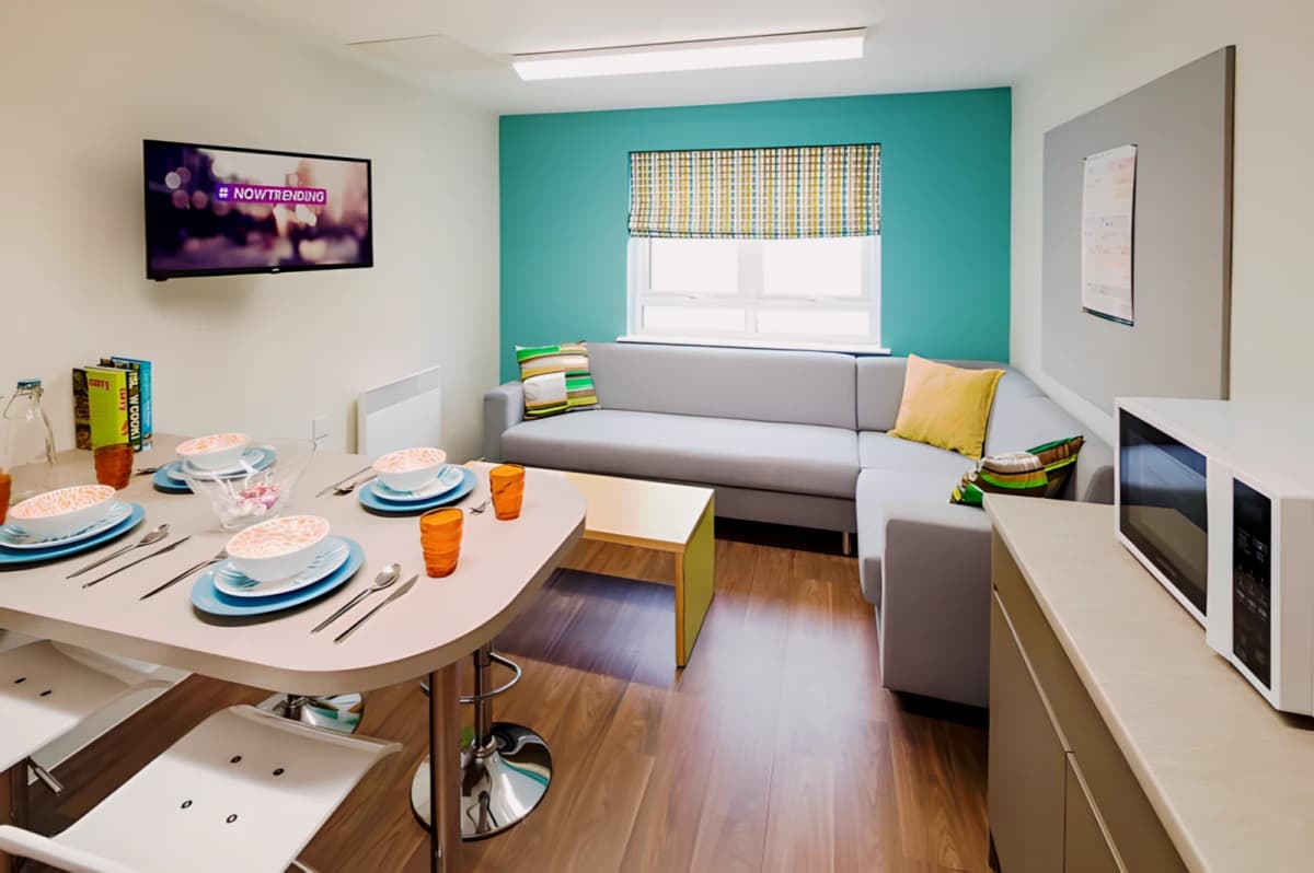Selly Oak Court image