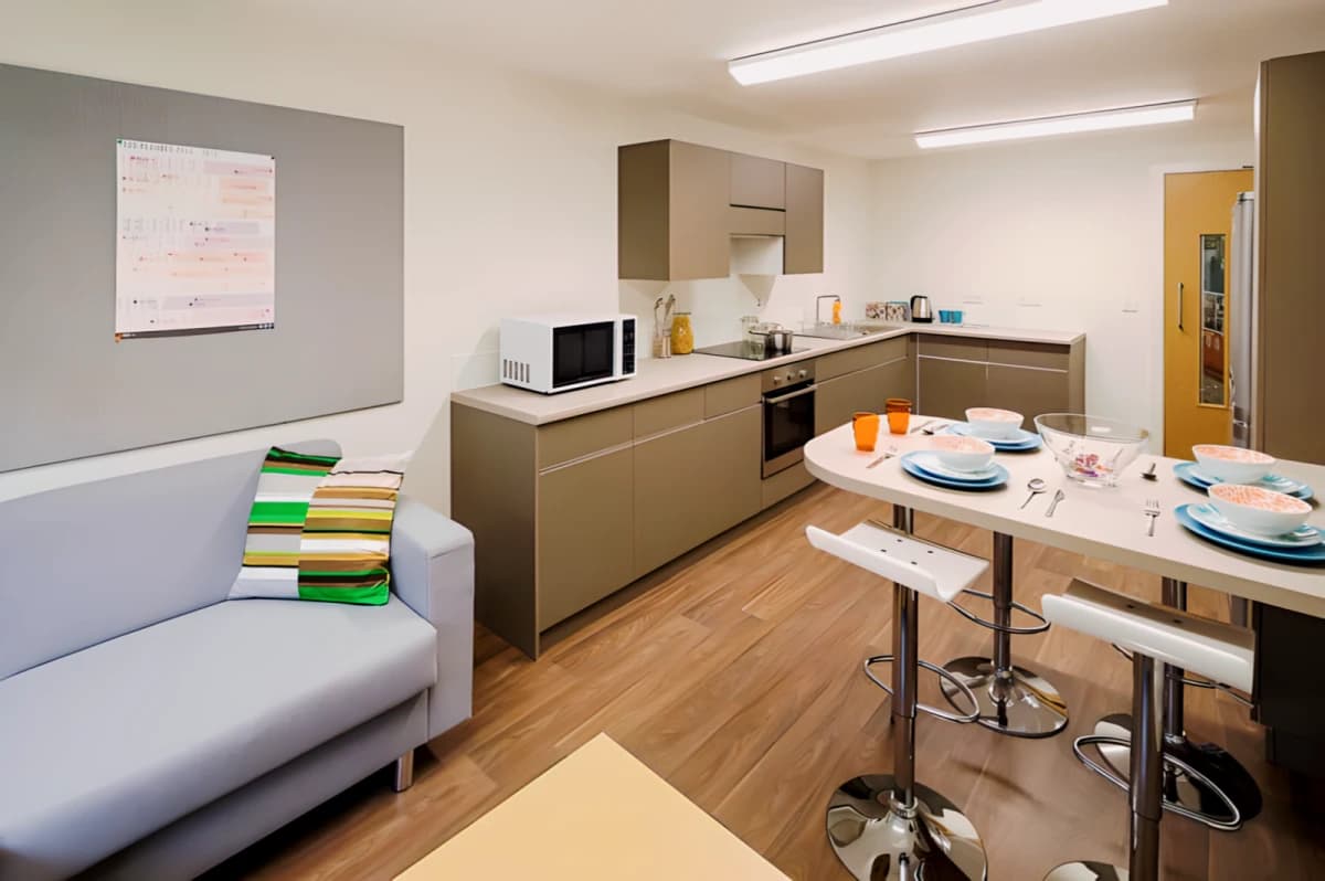 Selly Oak Court image