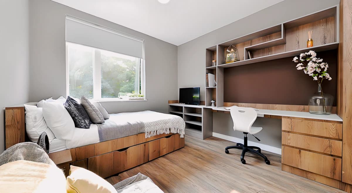 800 Bristol Road image