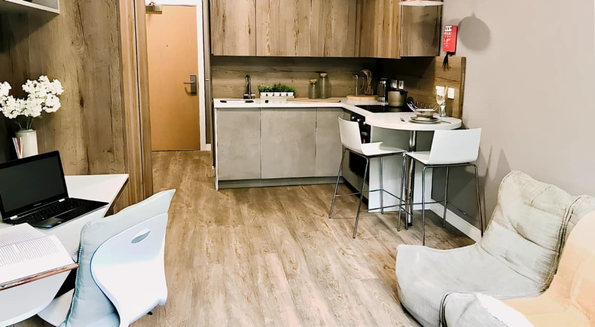 800 Bristol Road image