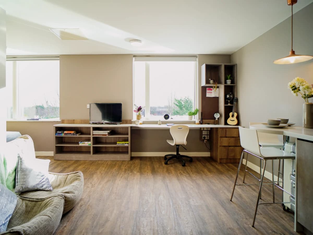 800 Bristol Road image