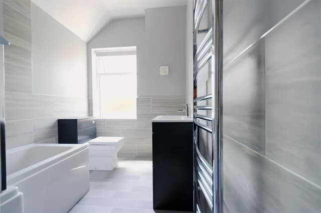 4 bedrooms 2 bathrooms