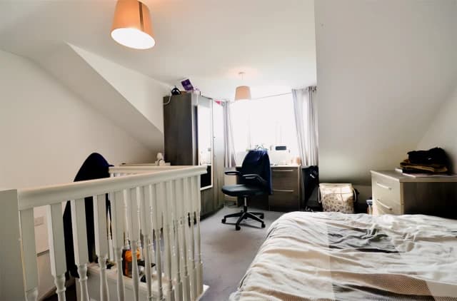 4 bedrooms 2 bathrooms