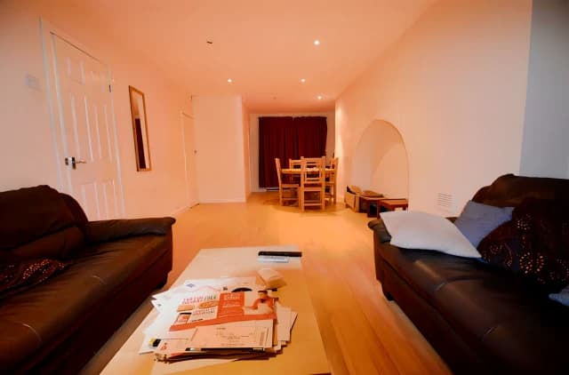 3 bedrooms 1 bathroom