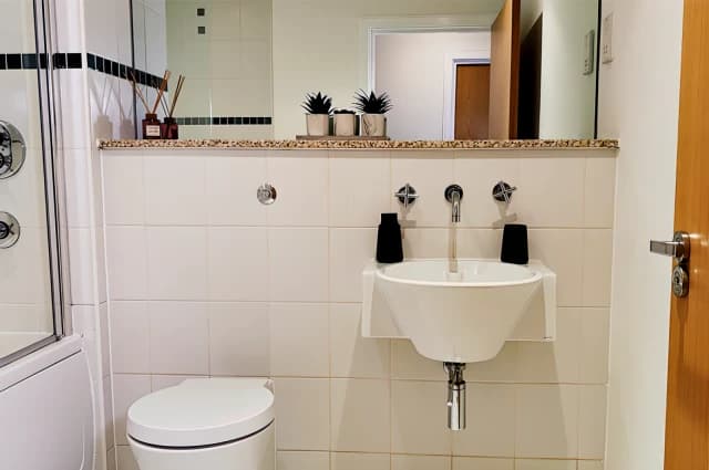 2 bedroom