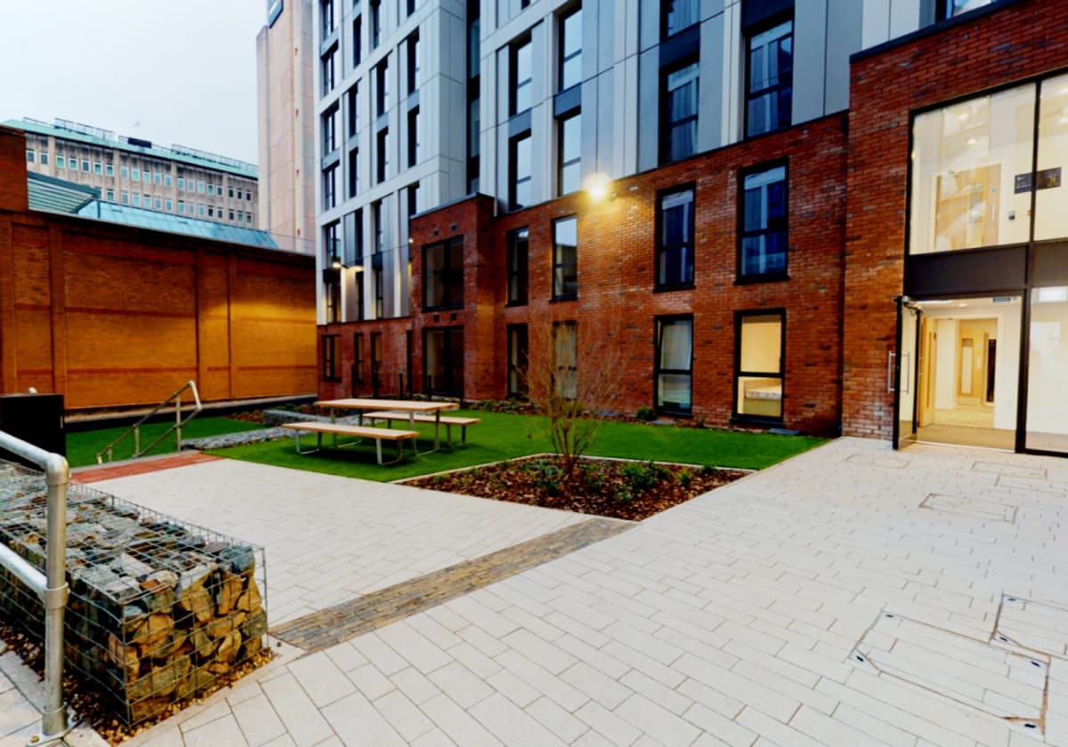 iQ Weaver Place image