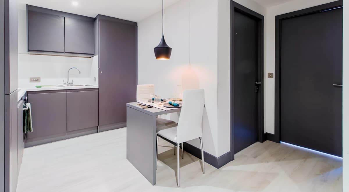 33 Parkside image