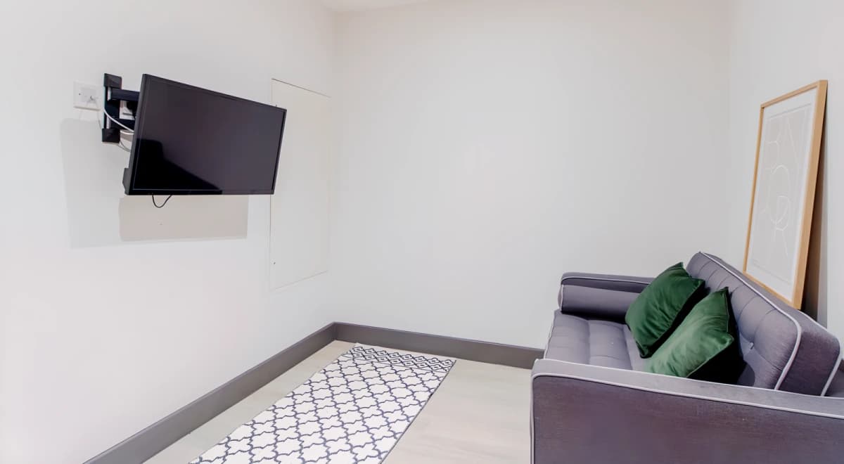 33 Parkside image
