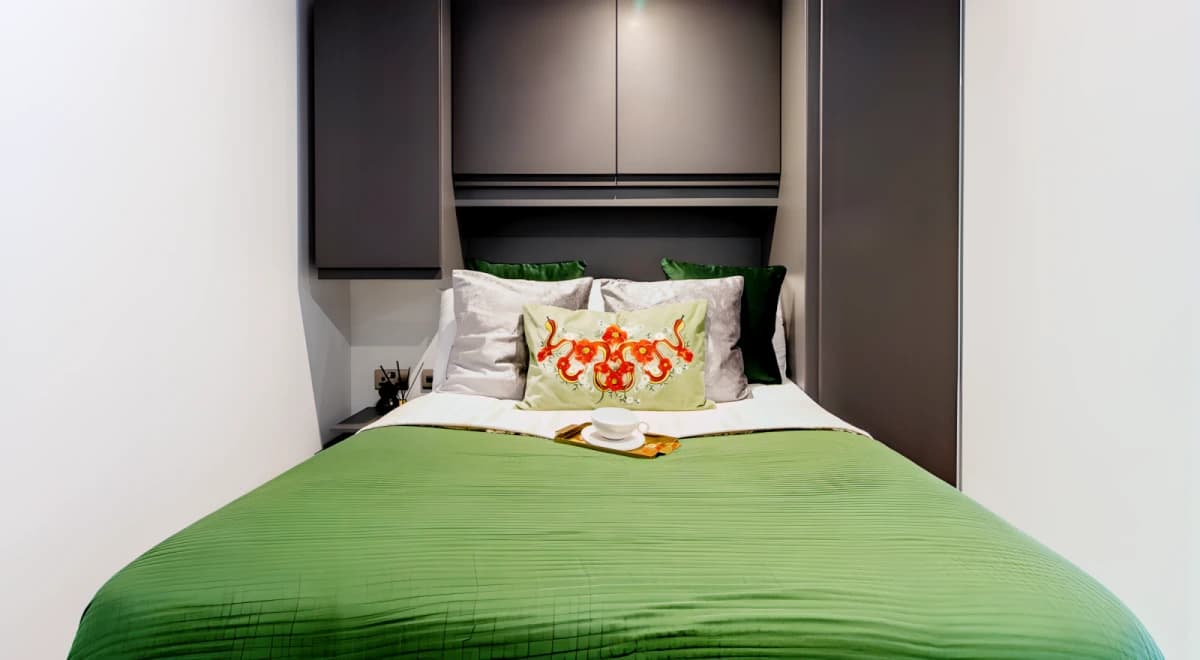 33 Parkside image
