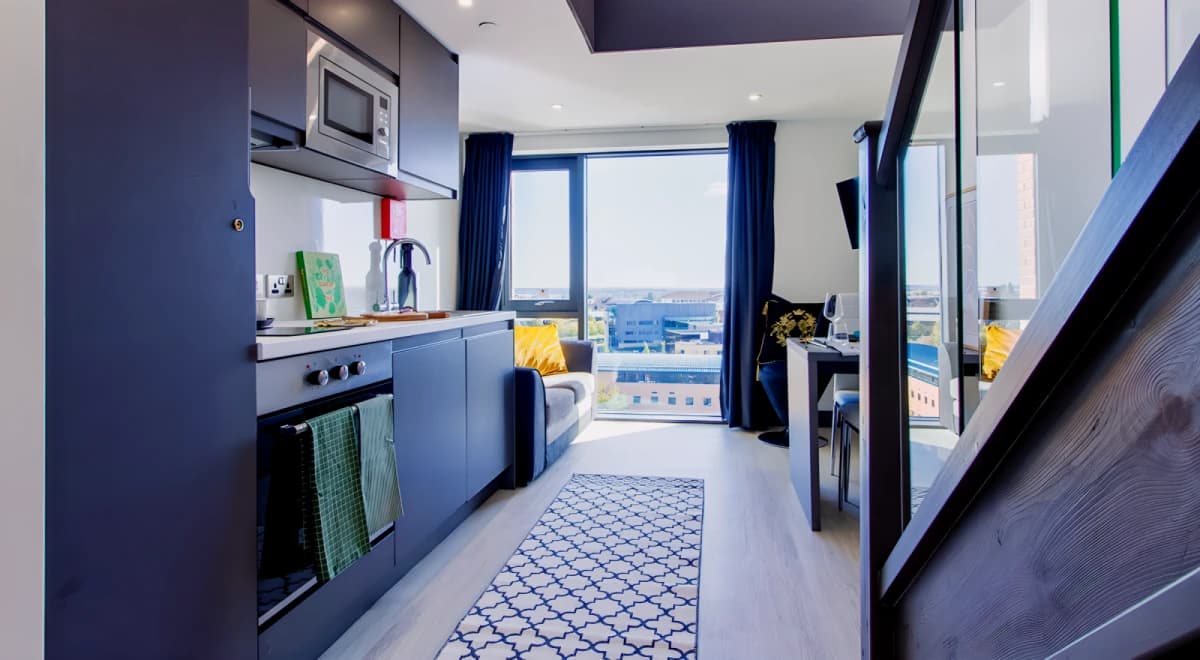 33 Parkside image