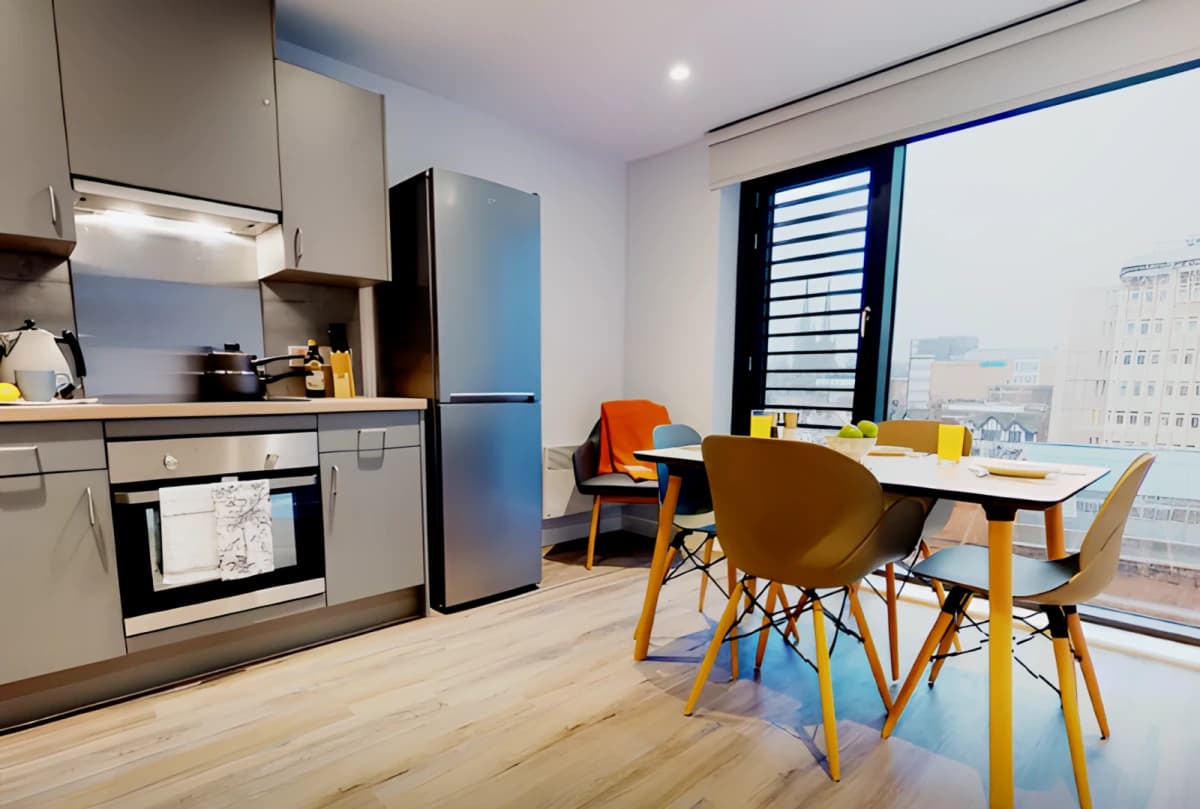 iQ Weaver Place image