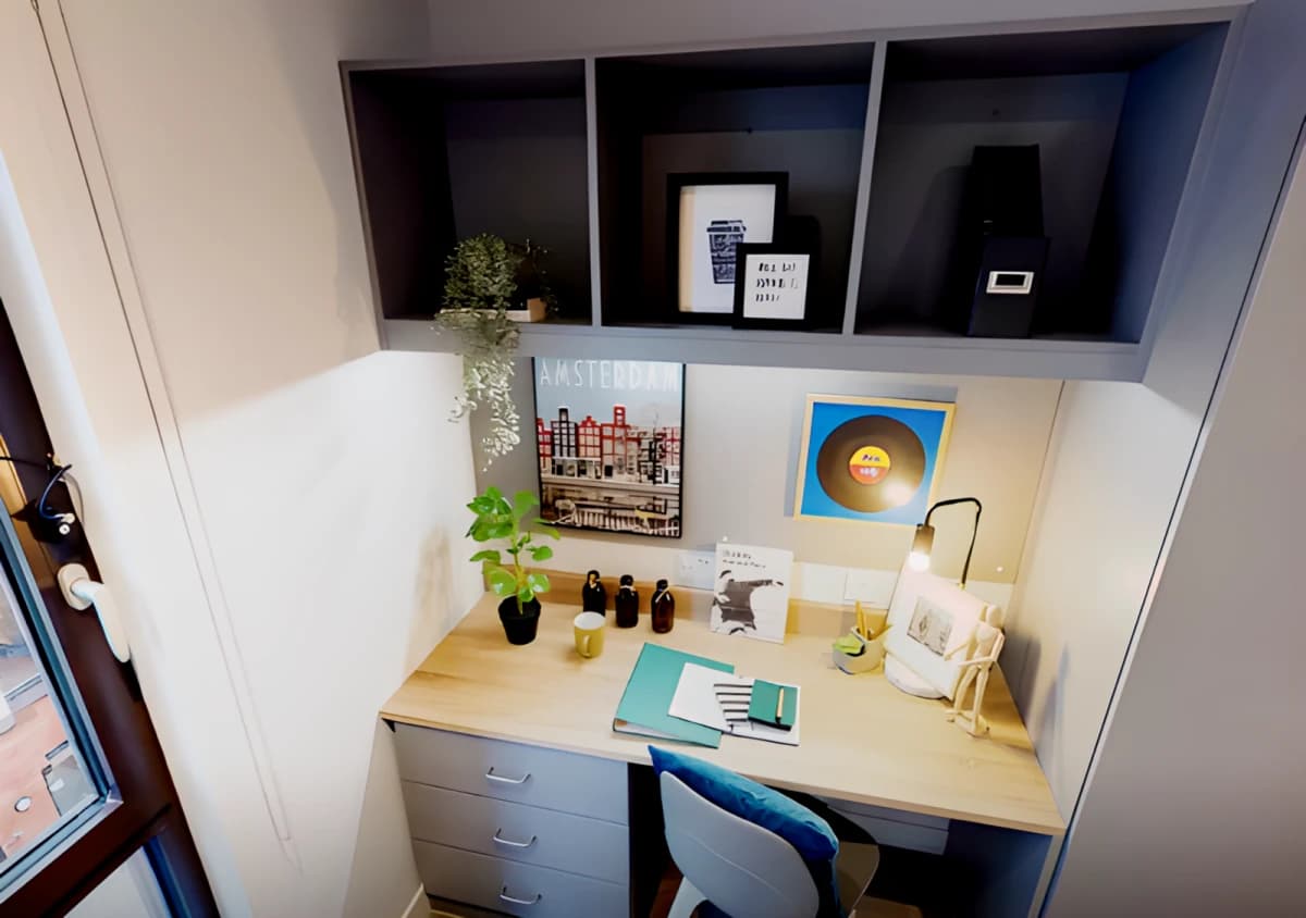iQ Weaver Place image