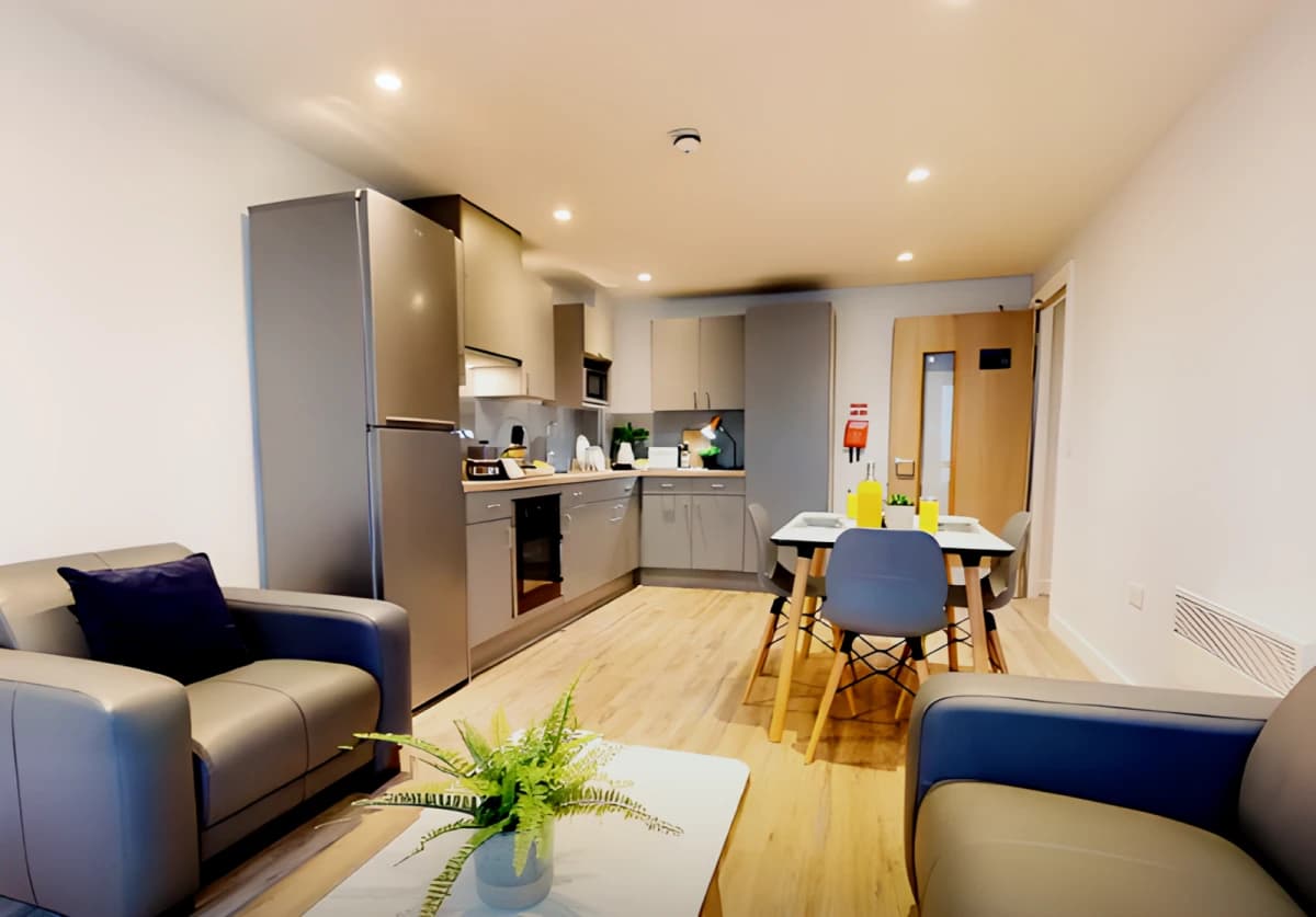iQ Weaver Place image