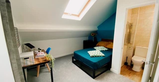6 Bedroom