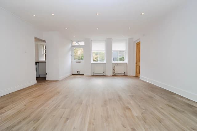 2Bedrooms, 1Bathrooms