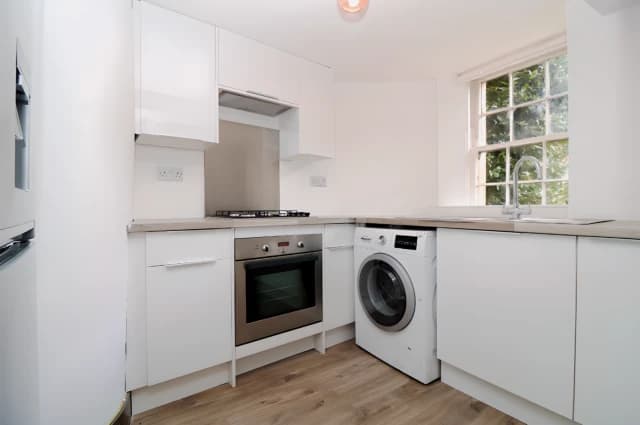 2Bedrooms, 1Bathrooms