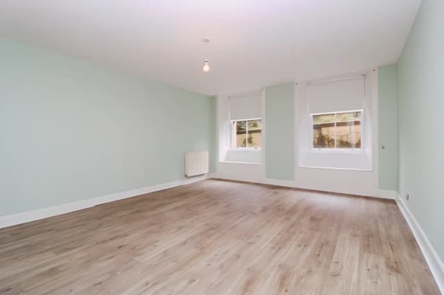 2Bedrooms, 1Bathrooms