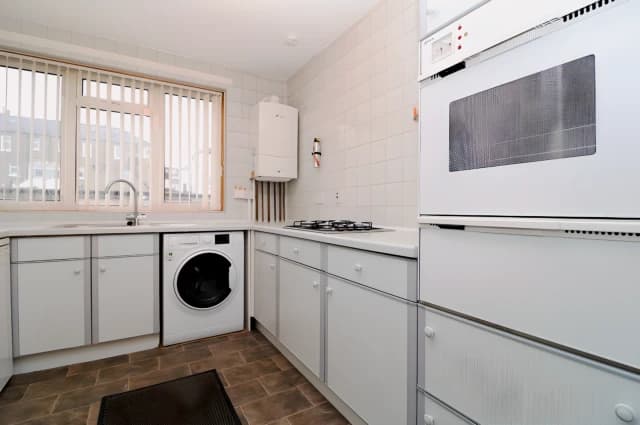 3Bedrooms, 1Bathrooms