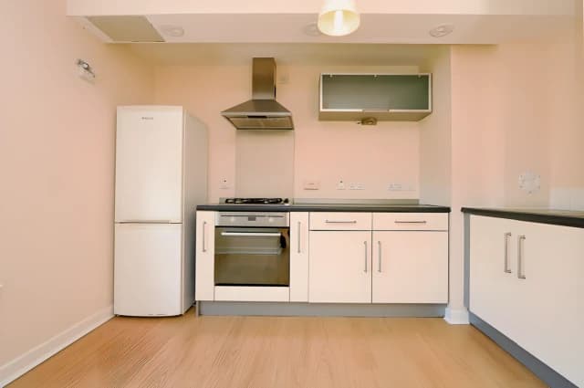 2Bedrooms, 1Bathrooms
