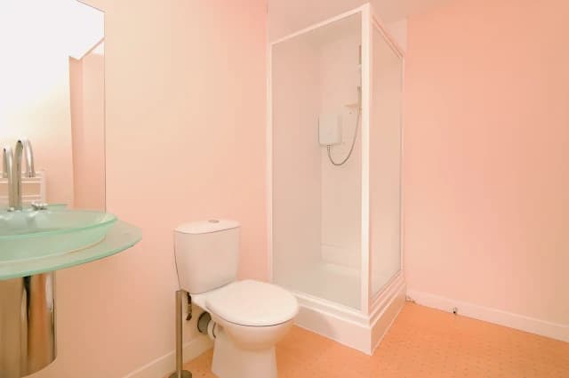 2Bedrooms, 1Bathrooms