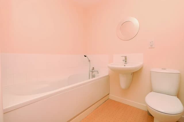 2Bedrooms, 1Bathrooms