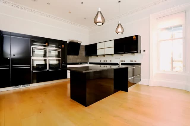 3Bedrooms, 2Bathrooms