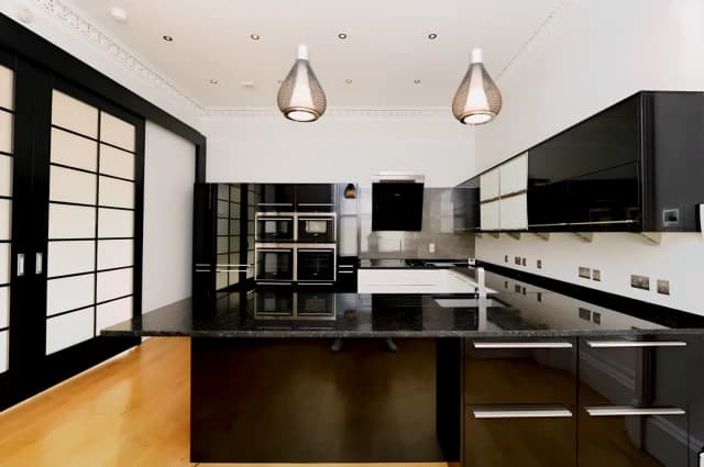 3Bedrooms, 2Bathrooms
