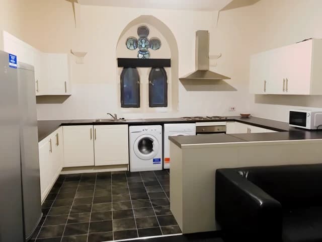 7 Bedroom 7 bathroom