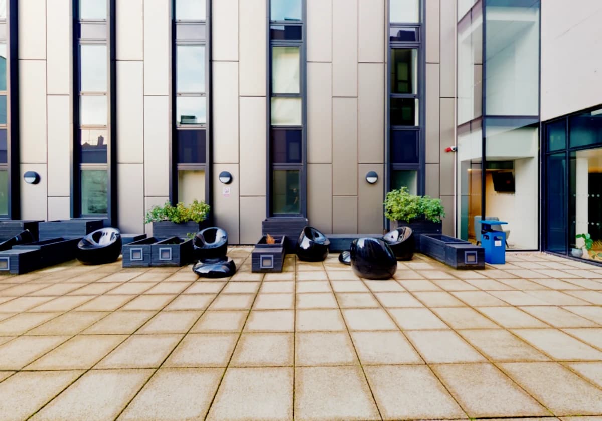 iQ Hammersmith image 2