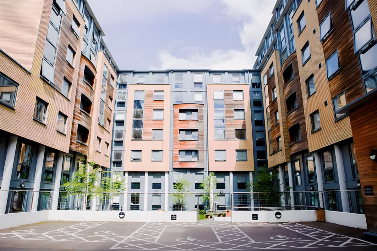Gob Islington Residence image 3