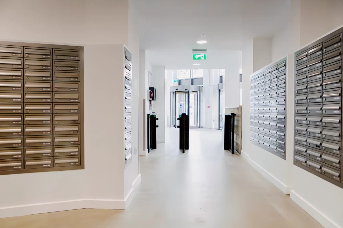 Gob White City Residence image