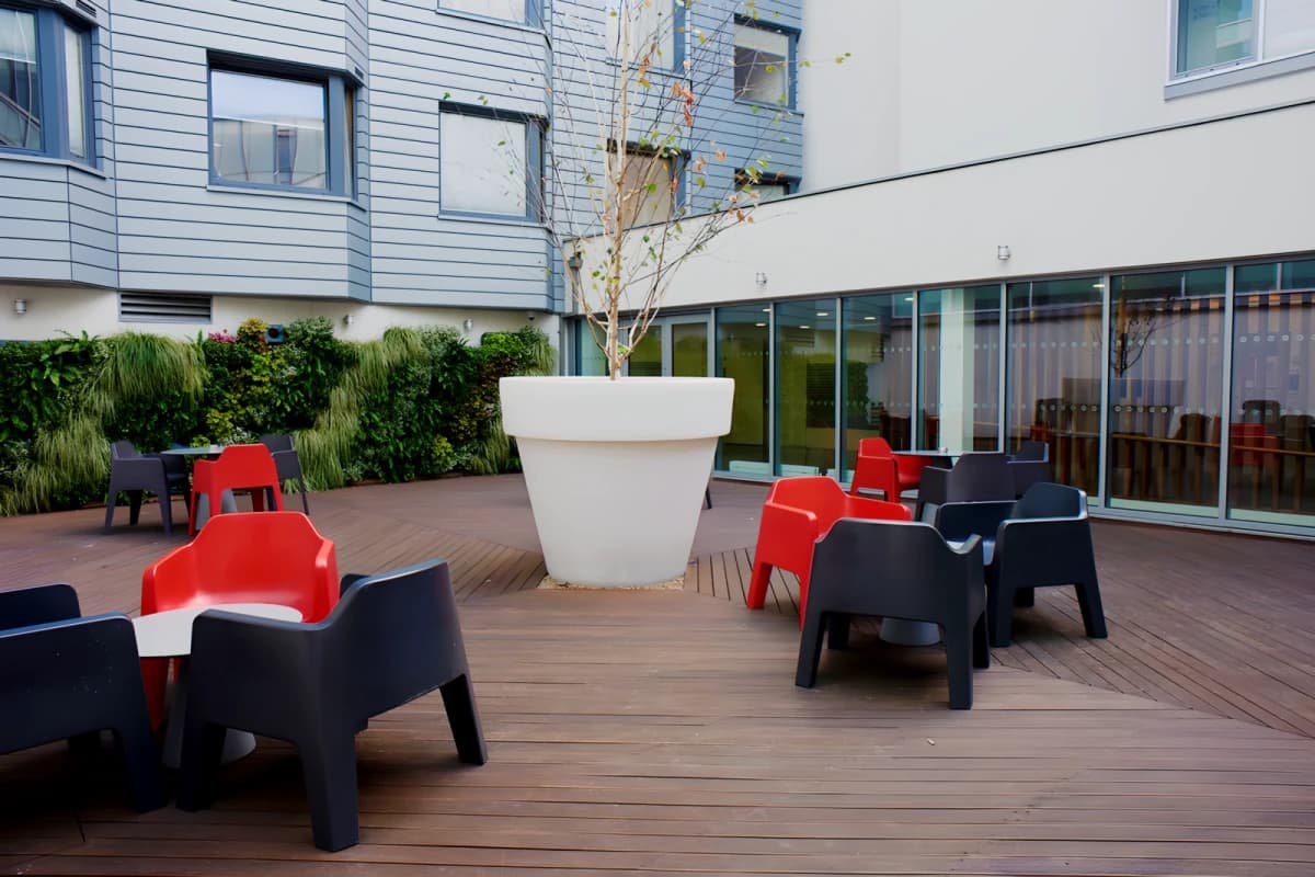 Outdoor Features