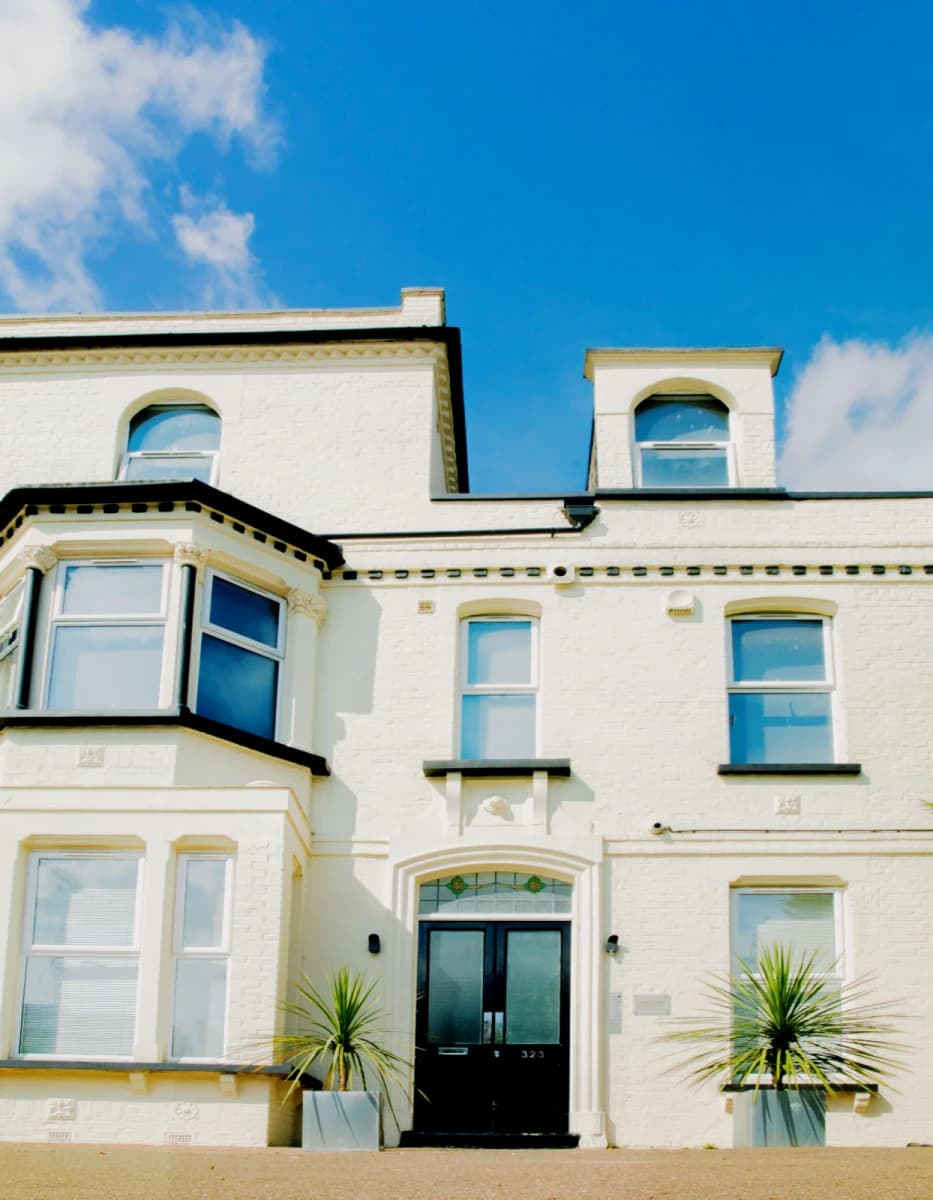 Lit Finsbury House image 2