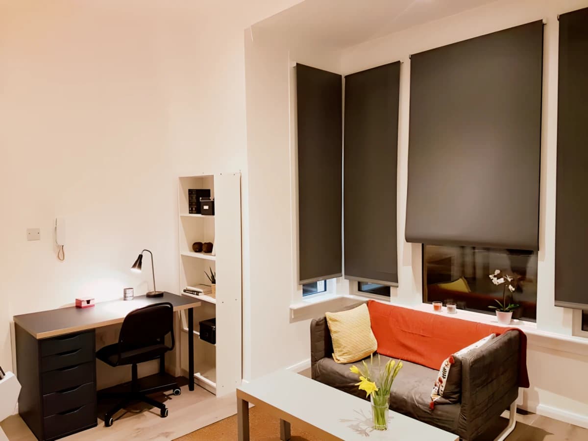Lit Finsbury House image