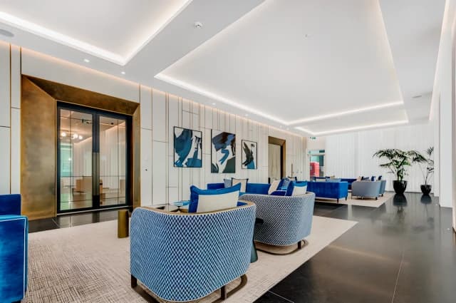 Maine Tower at Canary Wharf image