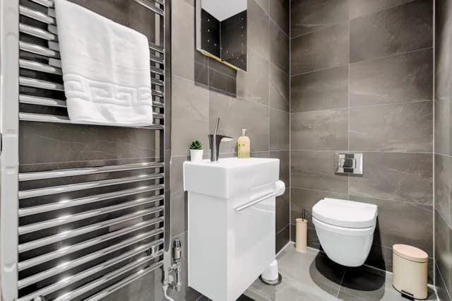 Artillery Lane Apartments image 3
