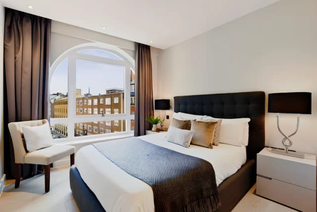 SL-Vauxhall Bridge Road image
