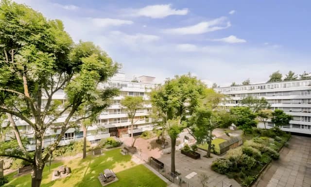UM-Holcroft Court image 3