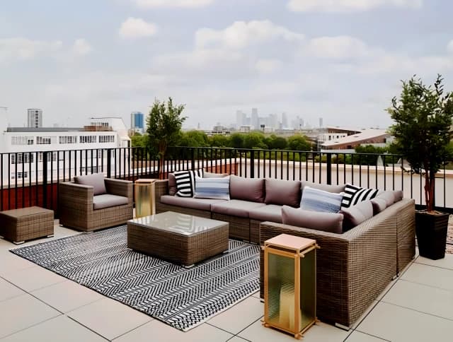 Outdoor Features