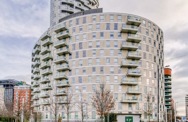 Dominion walk , E14