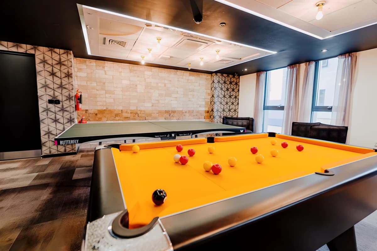 Gob Ealing Residence image