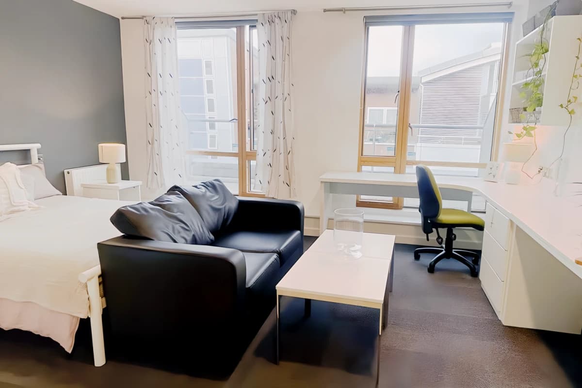 Gob Kirby Street Residence image