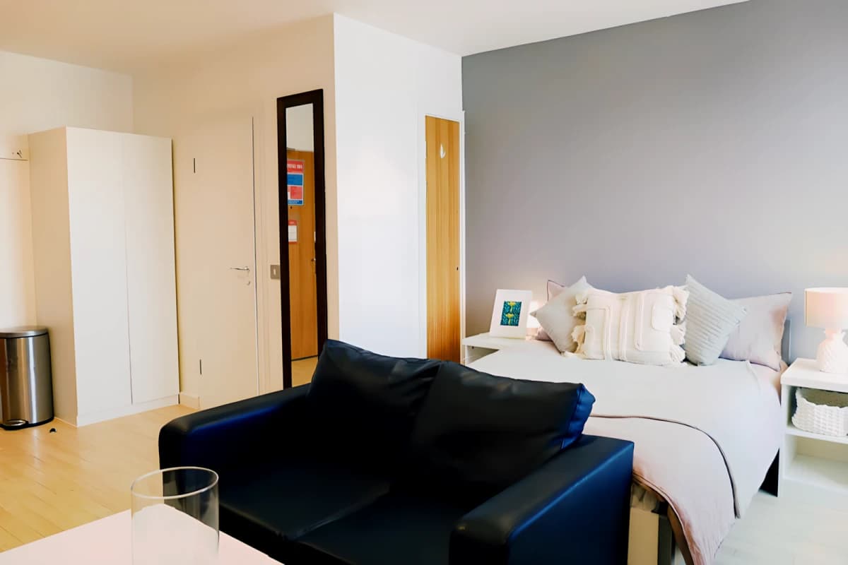 Gob Kirby Street Residence image
